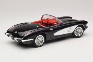 Chevrolet Corvette C1 Tuxedo Black AUTOart 1:18 71142 Diecast — photo 3 of 8