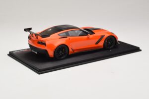 Chevrolet Corvette C7 ZR-1 High Voltage Tint TopSpeed 1:18 TS0147 Resin — photo 2 of 6