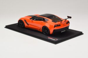 Chevrolet Corvette C7 ZR-1 High Voltage Tint TopSpeed 1:18 TS0147 Resin — photo 5 of 6