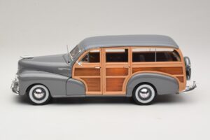 Chevrolet Fleetmaster Woody Grey Maisto 1:18 31854 Diecast — photo 4 of 8