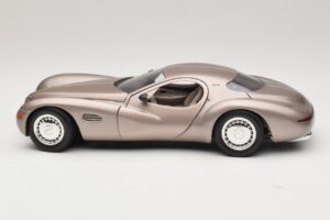 Chrysler Atlantic Beige Guiloy 1:18 68570 Diecast — photo 4 of 8