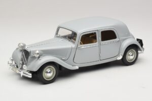 Citroen 15CV Six Grey Maisto 1:18 31837 Diecast
