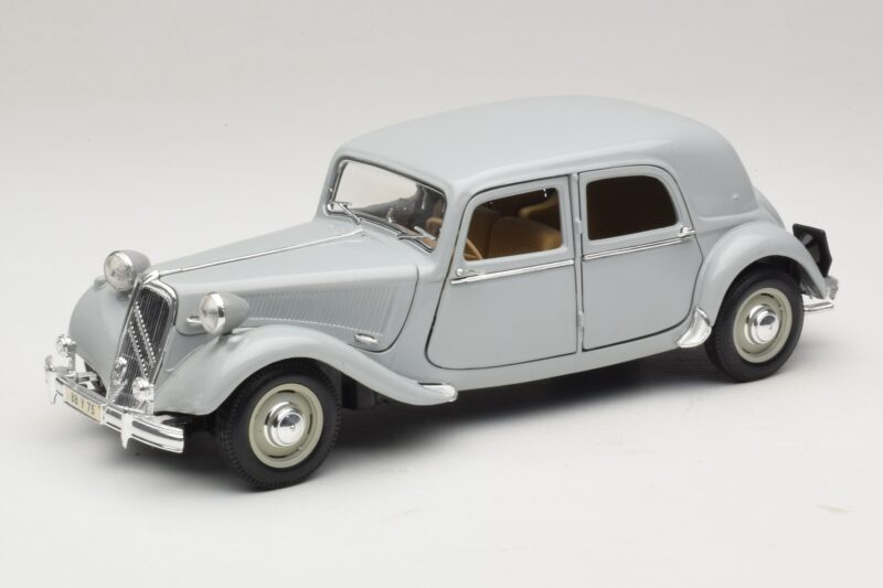 Citroen 15CV Six Grey Maisto 1:18 31837 Diecast