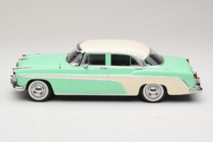 DeSoto Fireflite Sedan Light Green & Cream KK-Scale 1:18 KKDC181543 Diecast — photo 3 of 6