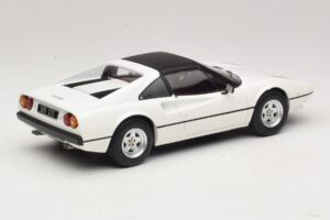 Ferrari 308 GTS White MCG 1:18 MCG18664 Diecast — photo 2 of 6