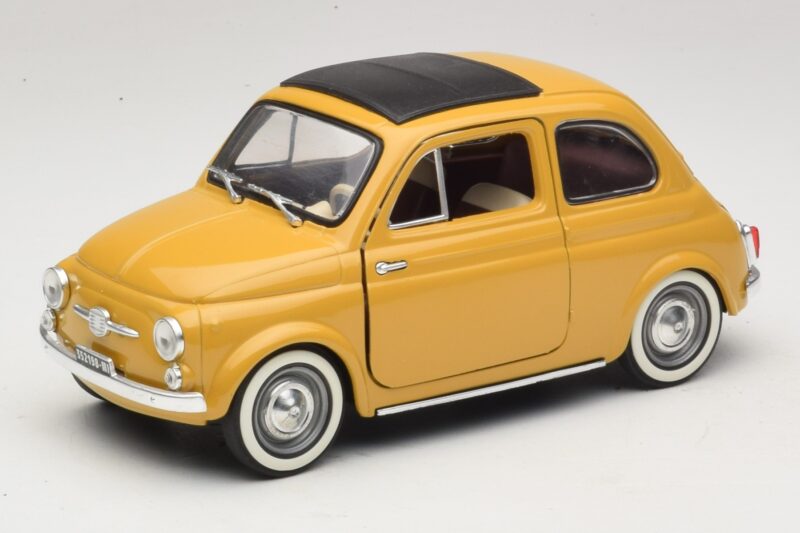 Fiat 500 Yellow Solido 1:18 8042 Diecast