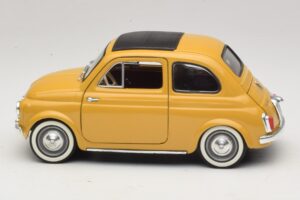 Fiat 500 Yellow Solido 1:18 8042 Diecast — photo 4 of 8
