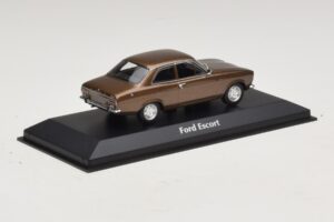 Ford Escort Mk1 Brown Metallic Maxichamps 1:43 940081000 Diecast — photo 2 of 5