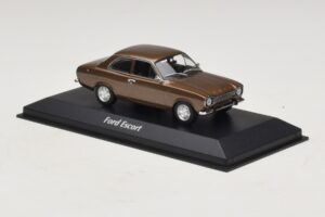 Ford Escort Mk1 Brown Metallic Maxichamps 1:43 940081000 Diecast — photo 3 of 5