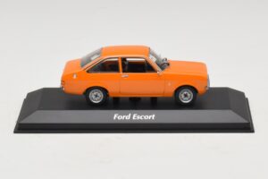Ford Escort Mk2 Orange Maxichamps 1:43 940084101 Diecast