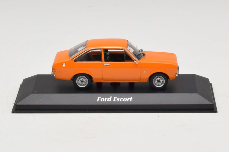 Ford Escort Mk2 Orange Maxichamps 1:43 940084101 Diecast