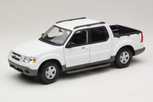 Ford Explorer Sport Trac White Maisto 1:18 36891 Diecast