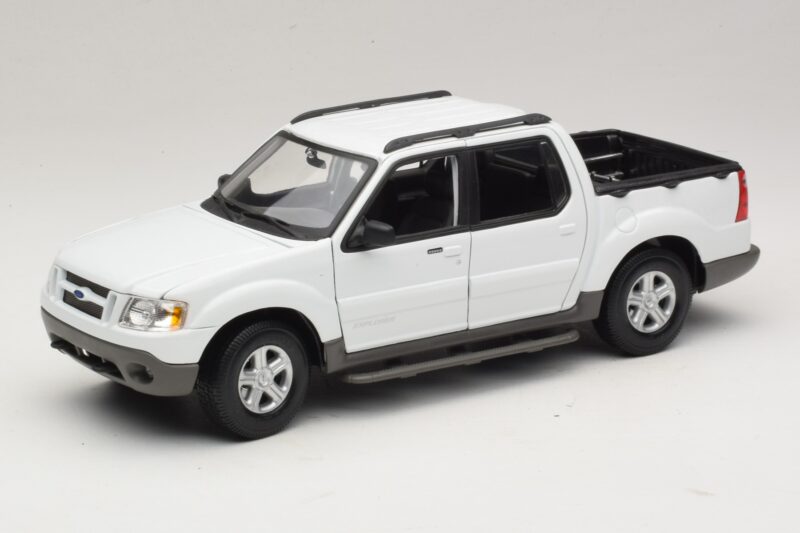 Ford Explorer Sport Trac White Maisto 1:18 36891 Diecast