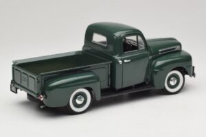 Ford F-1 Green Road Legends 1:18 92218 Diecast — photo 3 of 8