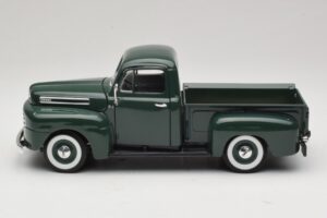 Ford F-1 Green Road Legends 1:18 92218 Diecast — photo 4 of 8