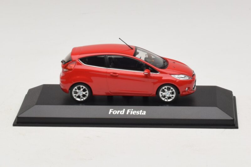 Ford Fiesta Mk7 Red Maxichamps 1:43 940088000 Diecast