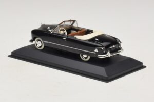 Ford FL Cabriolet Black Minichamps 1:43 400082231 Diecast — photo 3 of 5