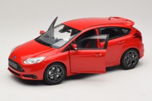 Ford Focus ST Mk2 Red Minichamps 1:18 110082002 Diecast — photo 2 of 8