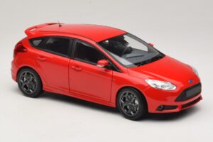 Ford Focus ST Mk2 Red Minichamps 1:18 110082002 Diecast — photo 6 of 8