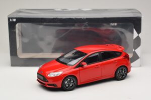 Ford Focus ST Mk2 Red Minichamps 1:18 110082002 Diecast — photo 8 of 8