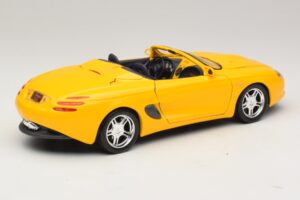 Ford Mustang Mach III Cabrio Yellow Maisto 1:18 32815 Diecast — photo 3 of 8