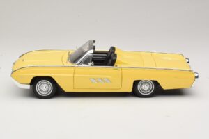 Ford Thunderbird Cabriolet Yellow Anson 1:18 30334-P1 Diecast — photo 4 of 8