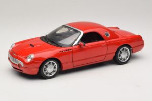 Ford Thunderbird Red Maisto 1:18 Ford Thunderbird Red Maisto 1:18 31620 Diecast