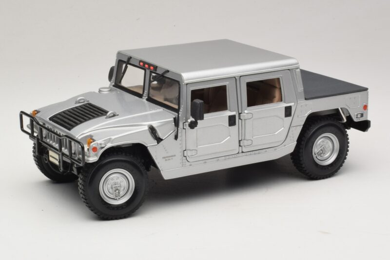 Hummer H1 Hard Top Silver Maisto 1:18 36857 Diecast