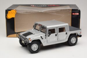 Hummer H1 Hard Top Silver Maisto 1:18 36857 Diecast — photo 8 of 8