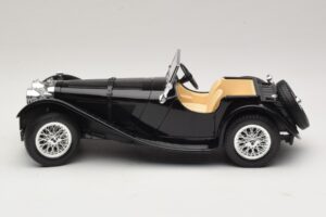 Jaguar SS100 Roadster Black Bburago 1:18 3006-M3 Diecast — photo 3 of 6