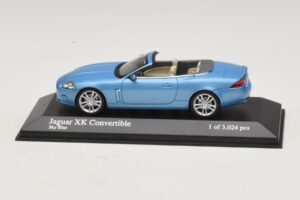 Jaguar XK X150 Convertible Light Blue Metallic Minichamps 1:43 400130530 Diecast