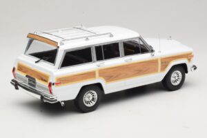 Jeep Grand Wagoneer White KK-Scale 1:18 KKDC181111 Diecast — photo 2 of 6