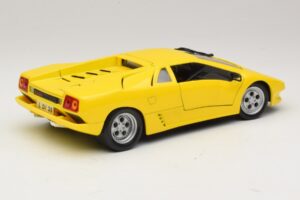 Lamborghini Diablo Yellow Maisto 1:18 32803 Diecast — photo 3 of 8