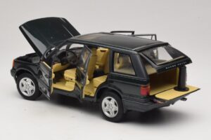 Land Rover Range Rover P38A 4.6 HSE Green Metallic AUTOart 1:18 70010 Diecast — photo 5 of 8