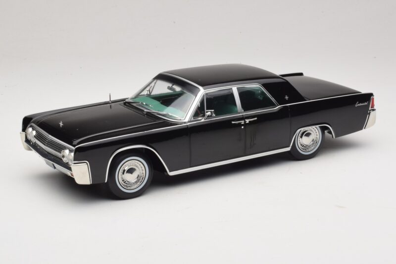 Lincoln Continental Black KK-Scale 1:18 KKDC181483 Diecast
