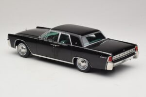 Lincoln Continental Black KK-Scale 1:18 KKDC181483 Diecast — photo 5 of 6