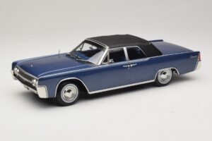 Lincoln Continental Convertible Blue Metallic The Lincoln Lawyer KK-Scale 1:18 KKDC181522 Diecast — photo 2 of 7
