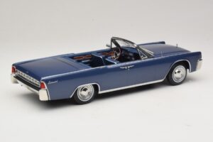 Lincoln Continental Convertible Blue Metallic The Lincoln Lawyer KK-Scale 1:18 KKDC181522 Diecast — photo 3 of 7