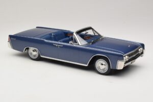 Lincoln Continental Convertible Blue Metallic The Lincoln Lawyer KK-Scale 1:18 KKDC181522 Diecast — photo 5 of 7