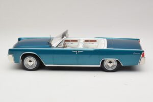 Lincoln Continental Convertible Turquoise Metallic KK-Scale 1:18 KKDC181524 Diecast — photo 4 of 7