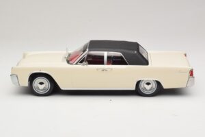 Lincoln Continental Convertible White John F. Kennedy KK-Scale 1:18 KKDC181523 Diecast — photo 4 of 7