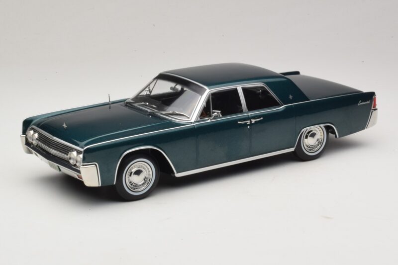 Lincoln Continental Dark Green Metallic Matrix Reloaded & Revolutions KK-Scale 1:18 KKDC181481 Diecast