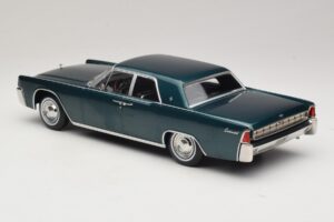 Lincoln Continental Dark Green Metallic Matrix Reloaded & Revolutions KK-Scale 1:18 KKDC181481 Diecast — photo 5 of 6