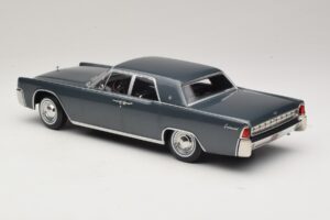 Lincoln Continental Grey Metallic Marnie KK-Scale 1:18 KKDC181482 Diecast — photo 5 of 6