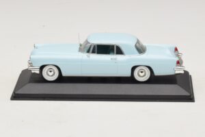 Lincoln Continental Mark II Light Blue Minichamps 1:43 Lincoln Continental Mark II Light Blue Minichamps 1:43 400082304 Diecast