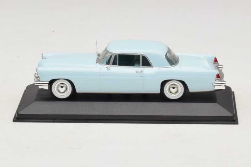 Lincoln Continental Mark II Light Blue Minichamps 1:43 Lincoln Continental Mark II Light Blue Minichamps 1:43 400082304 Diecast