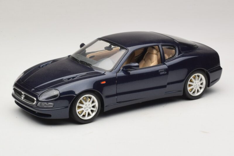Maserati 3200 GT Blue Bburago 1:18 3371-P1 Diecast