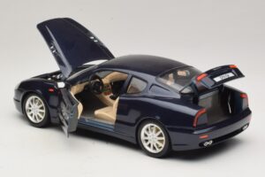 Maserati 3200 GT Blue Bburago 1:18 3371-P1 Diecast — photo 5 of 8