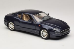 Maserati 3200 GT Blue Bburago 1:18 3371-P1 Diecast — photo 6 of 8