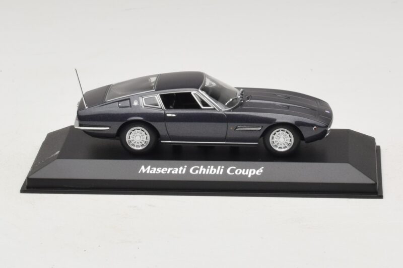 Maserati Ghibli Brown Metallic Maxichamps 1:43 940123320 Diecast